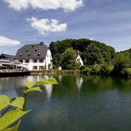Malteser Komturei Hotel / Restaurant Bergisch Gladbach Dış mekan fotoğraf